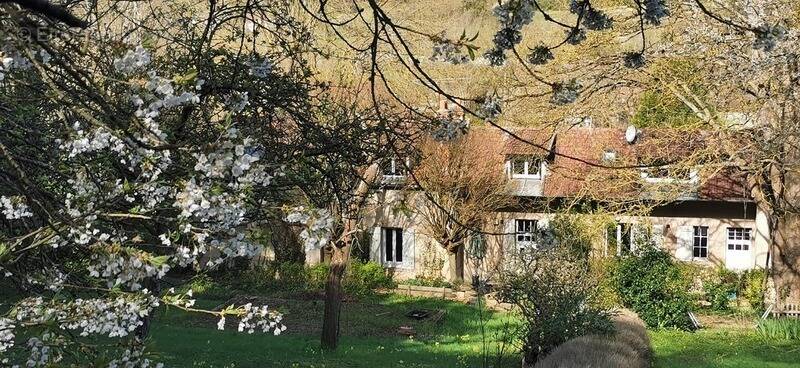 Maison à AUFFREVILLE-BRASSEUIL