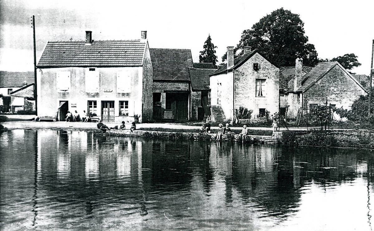 Maison à MONTLIOT-ET-COURCELLES