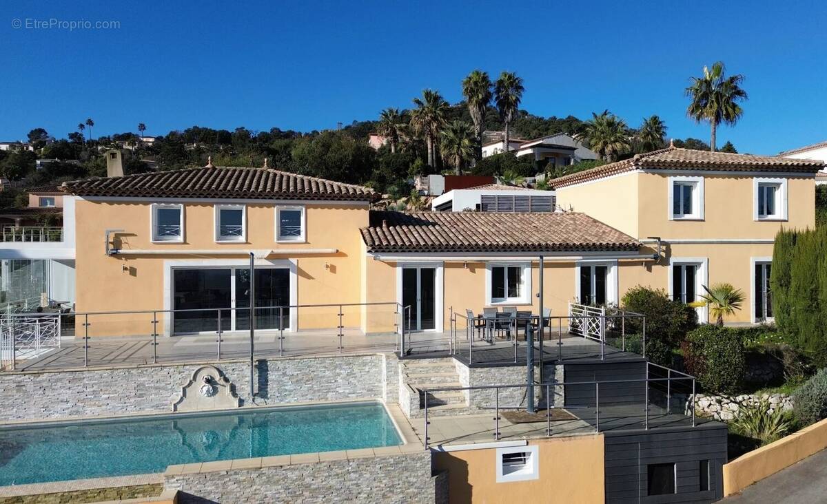 Maison à LES ADRETS-DE-L&#039;ESTEREL