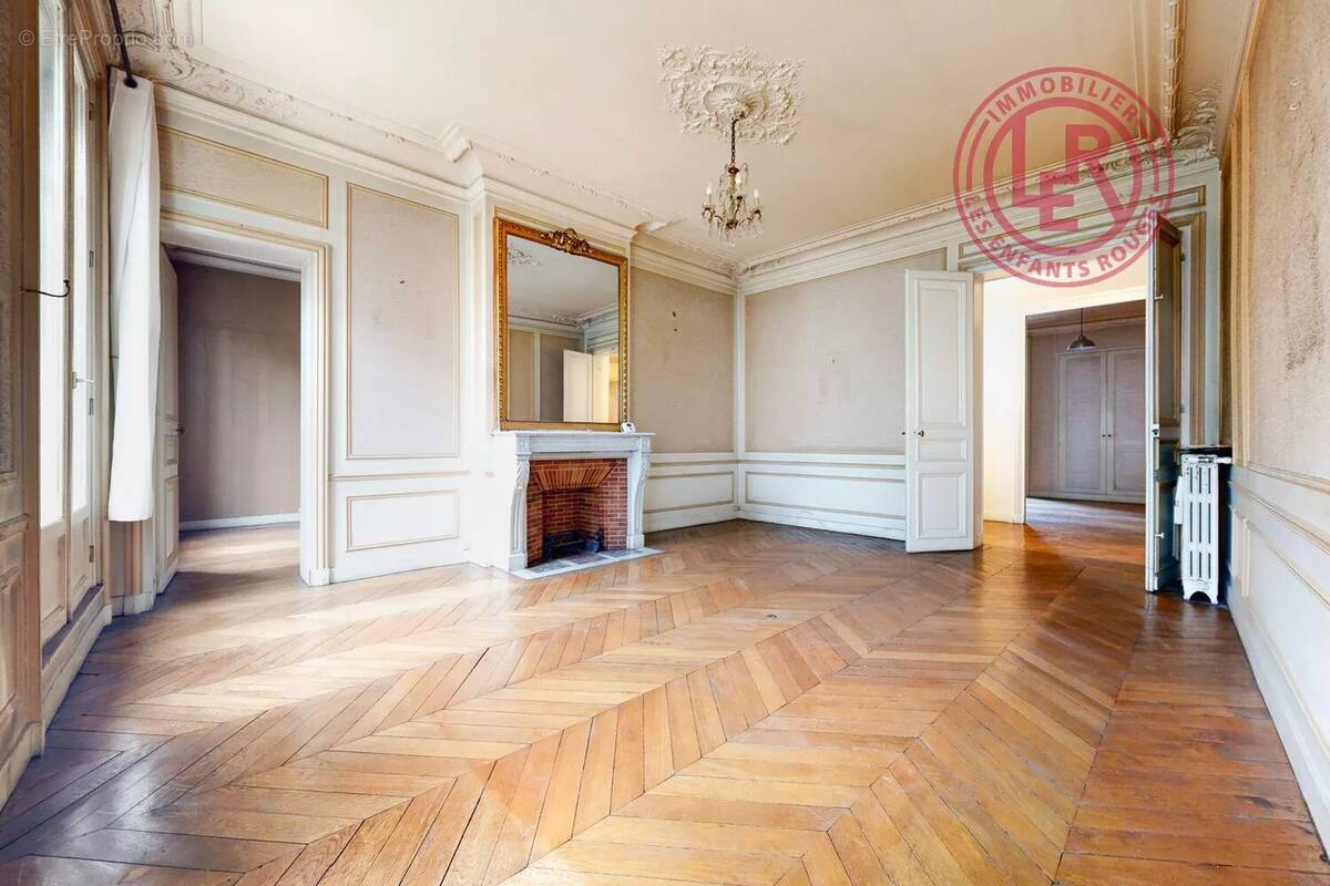 Appartement à PARIS-10E