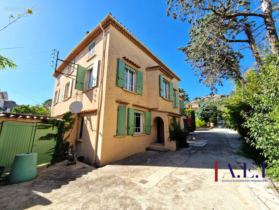 Maison à SIX-FOURS-LES-PLAGES