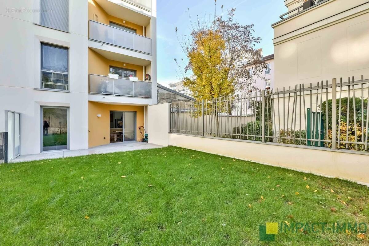 Appartement à SURESNES