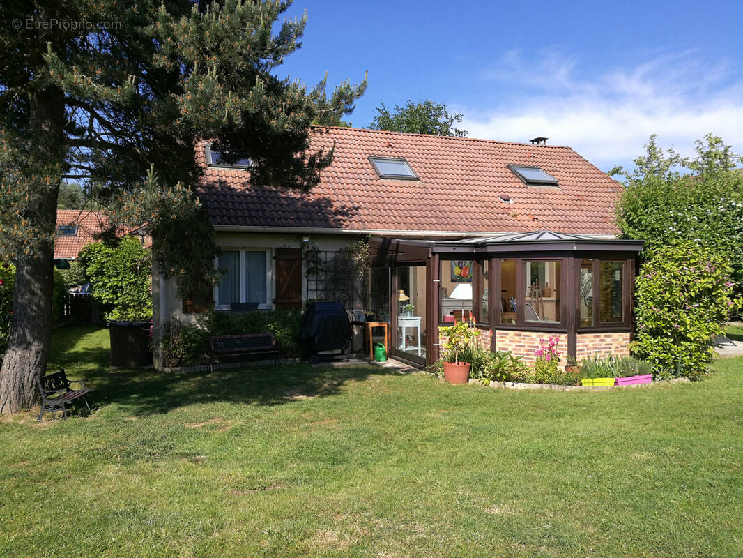 Maison à VOISINS-LE-BRETONNEUX