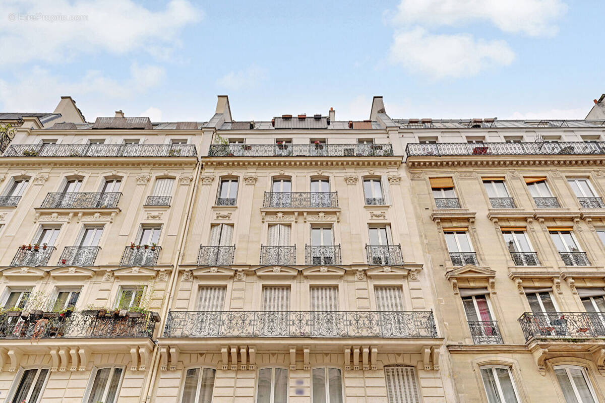 Appartement à PARIS-10E