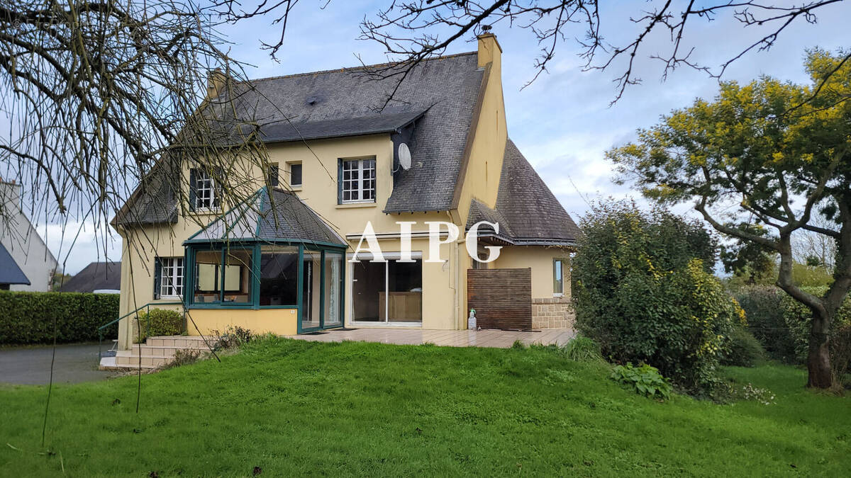 Maison à PLOUEZEC