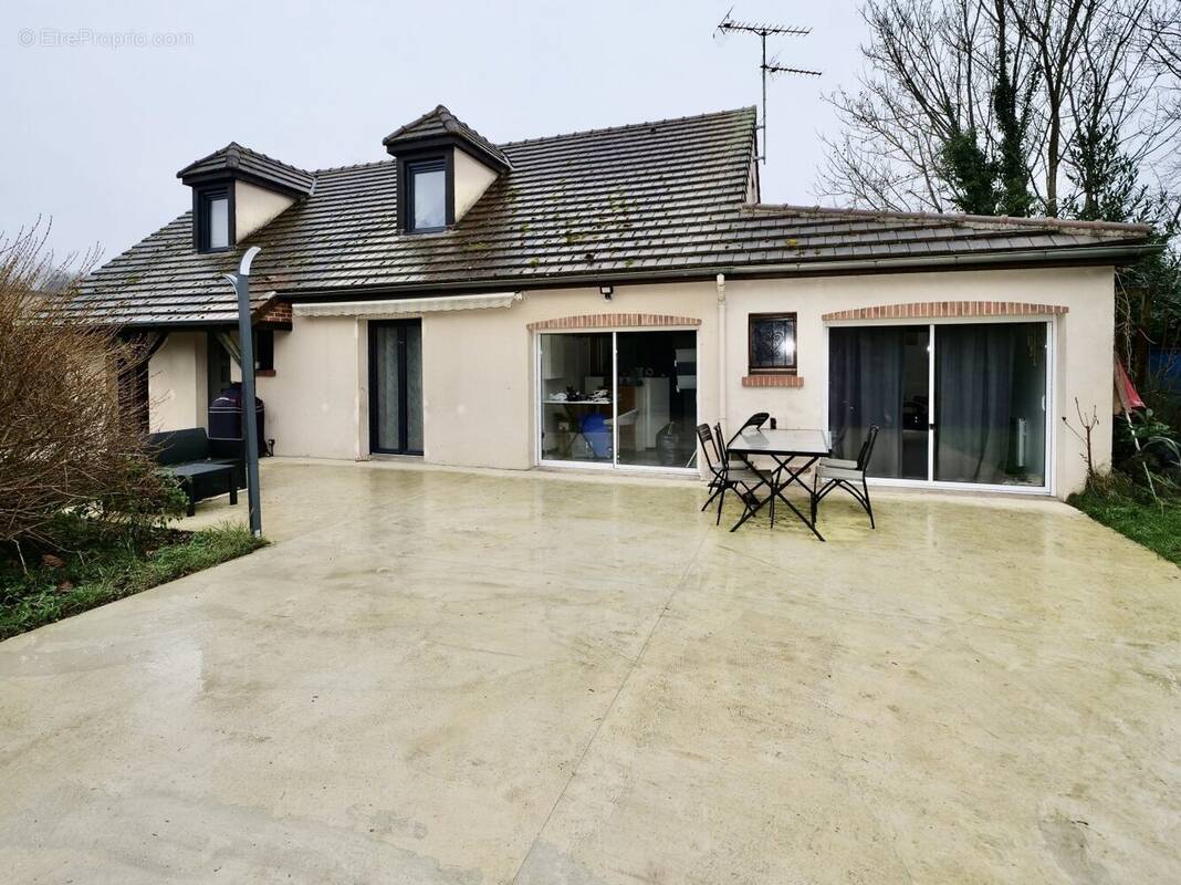 Maison à CHAUMES-EN-BRIE