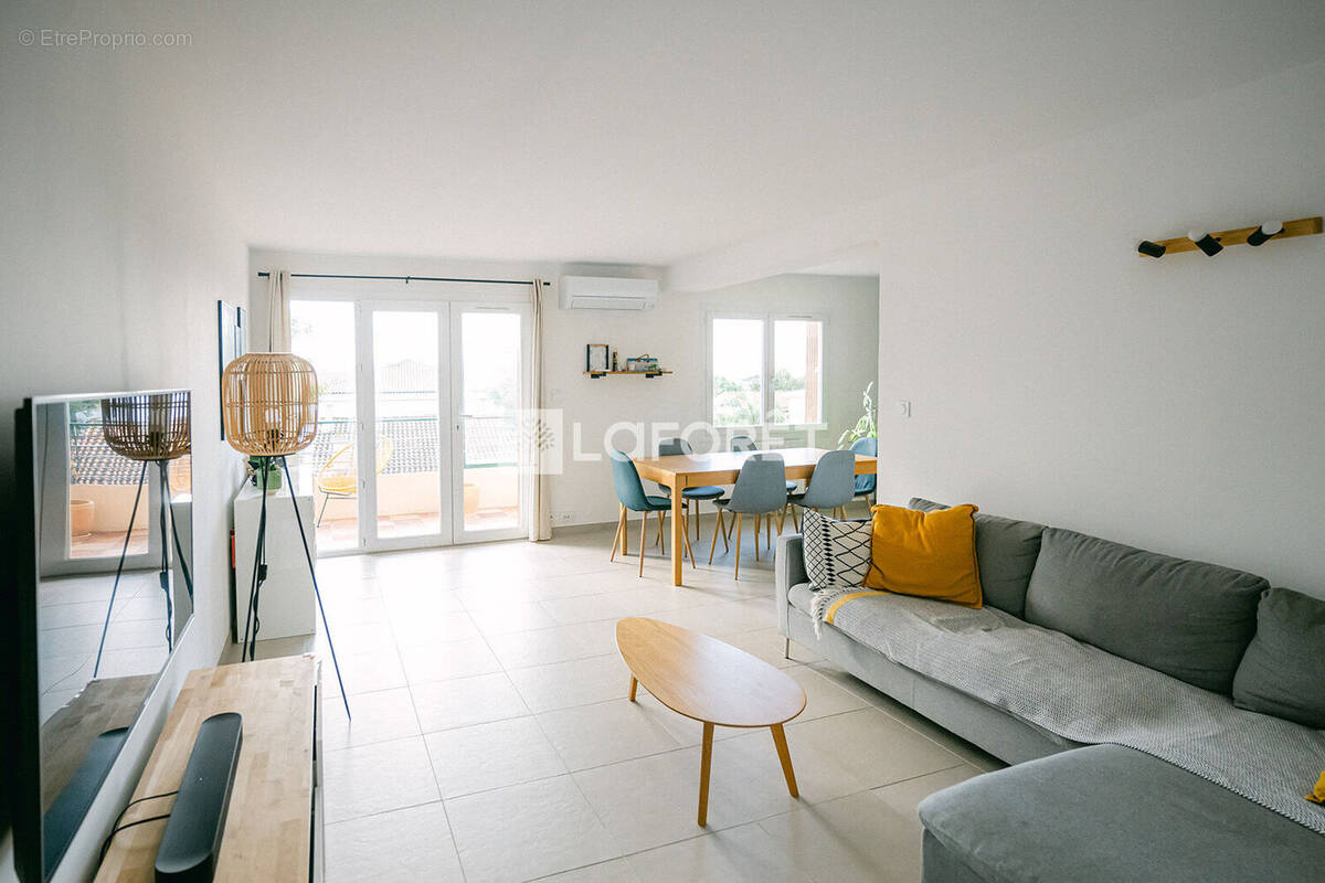 Appartement à SIX-FOURS-LES-PLAGES