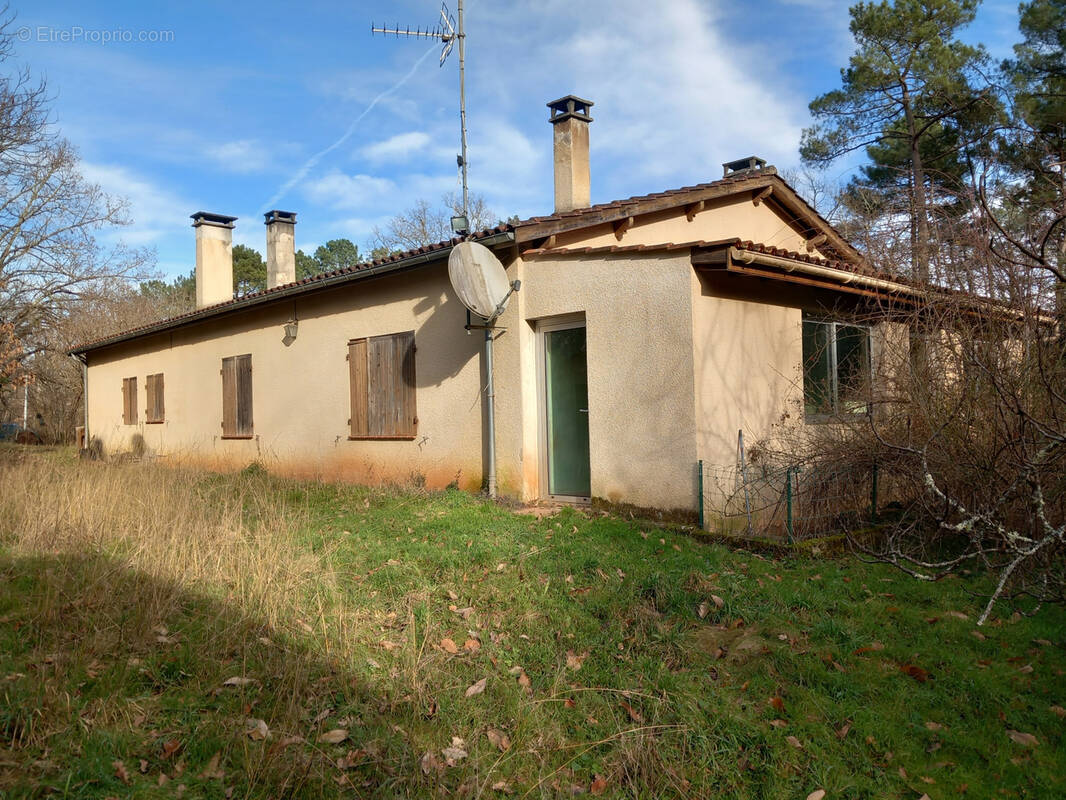 Maison à CUZORN