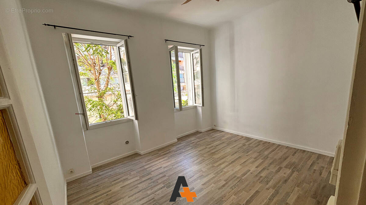 Appartement à MARSEILLE-7E