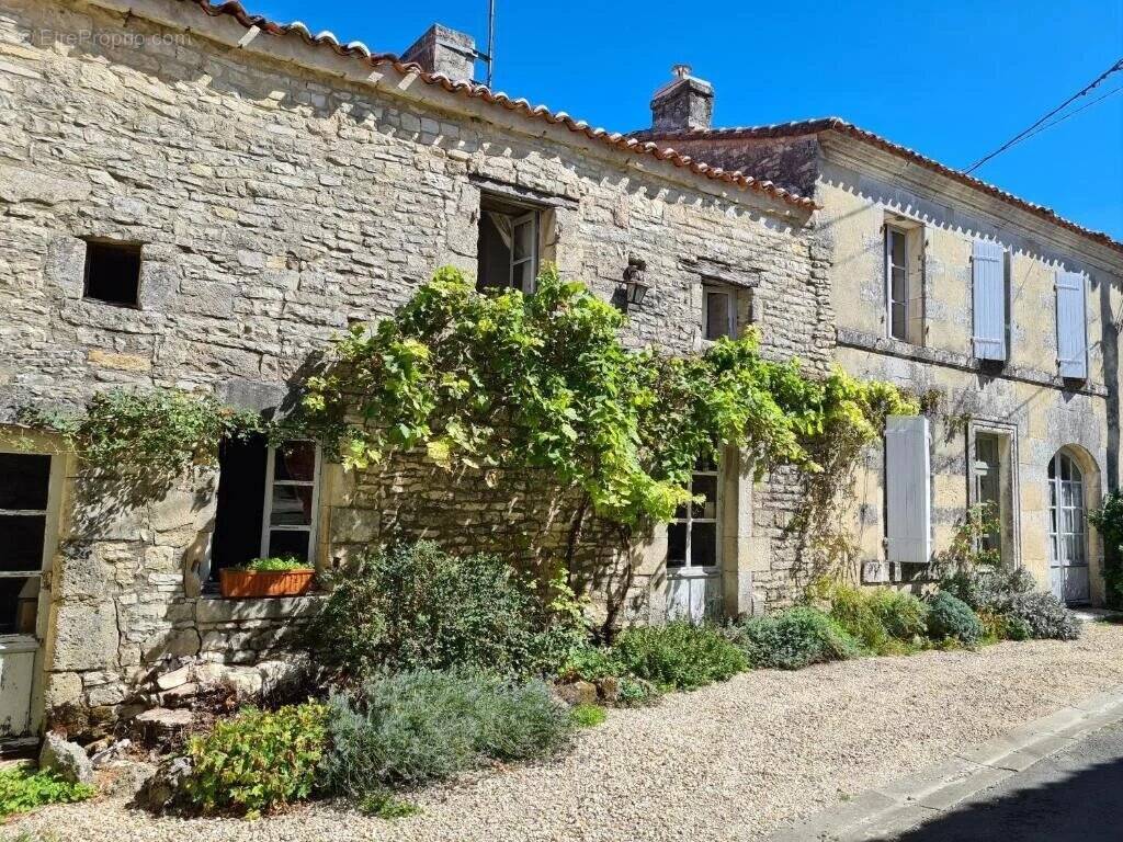 Maison à MAINE-DE-BOIXE