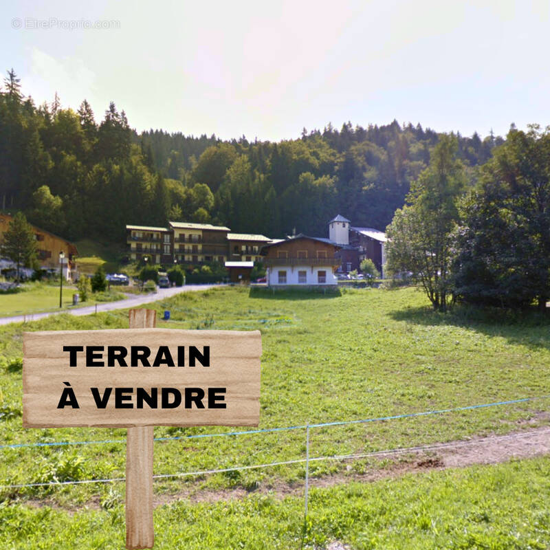 Terrain à ARACHES-LA-FRASSE