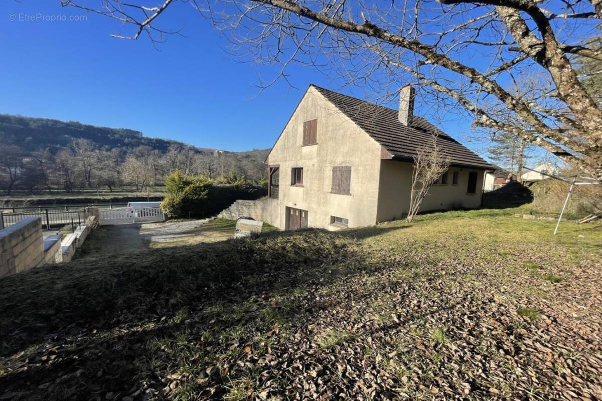 Maison à VEUVEY-SUR-OUCHE