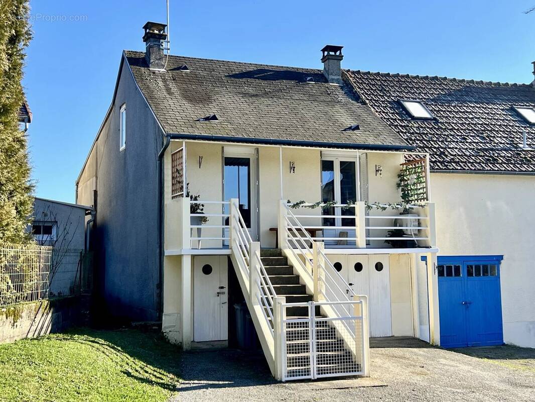 Maison à MAILHAC-SUR-BENAIZE