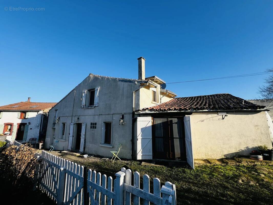 Maison à LE DORAT