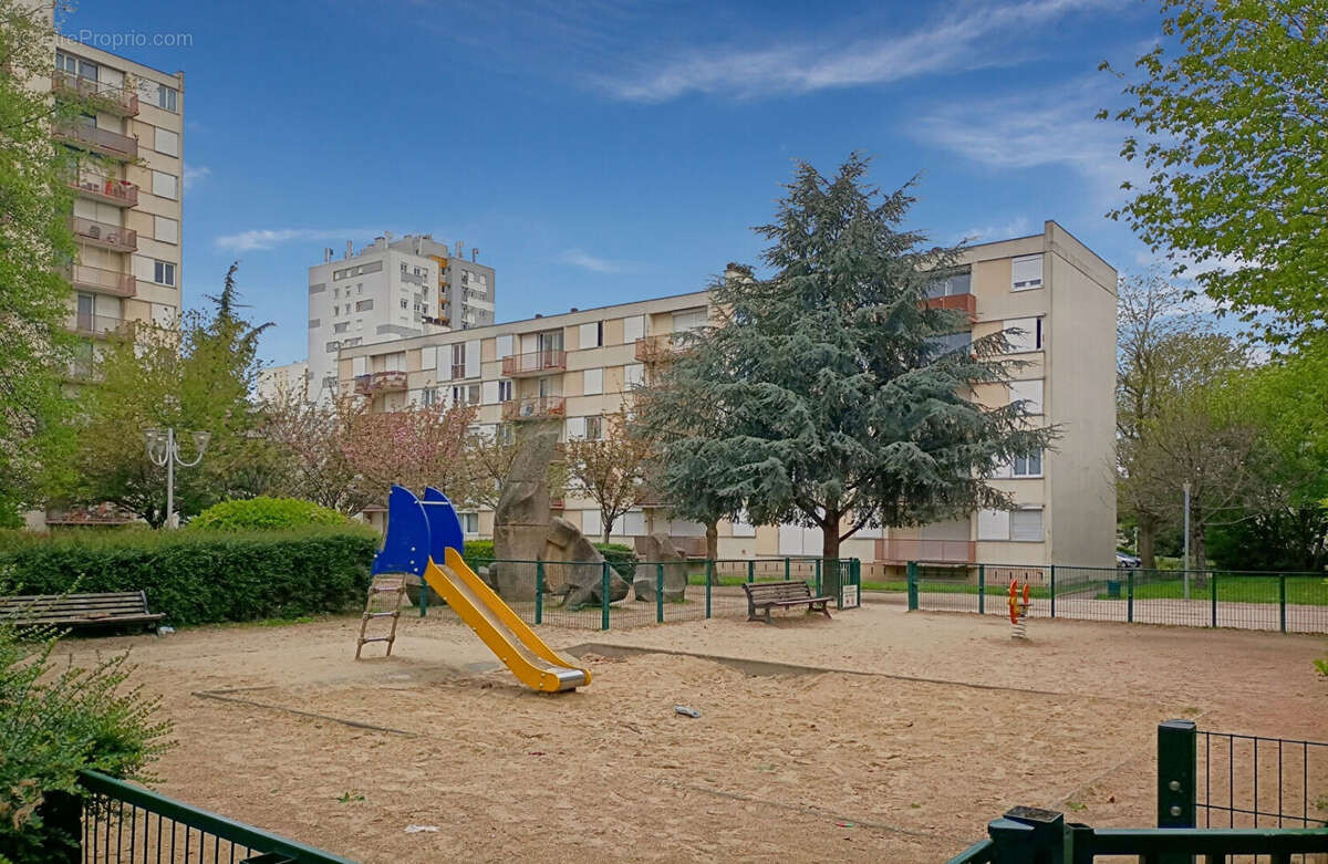 Appartement à ROSNY-SOUS-BOIS