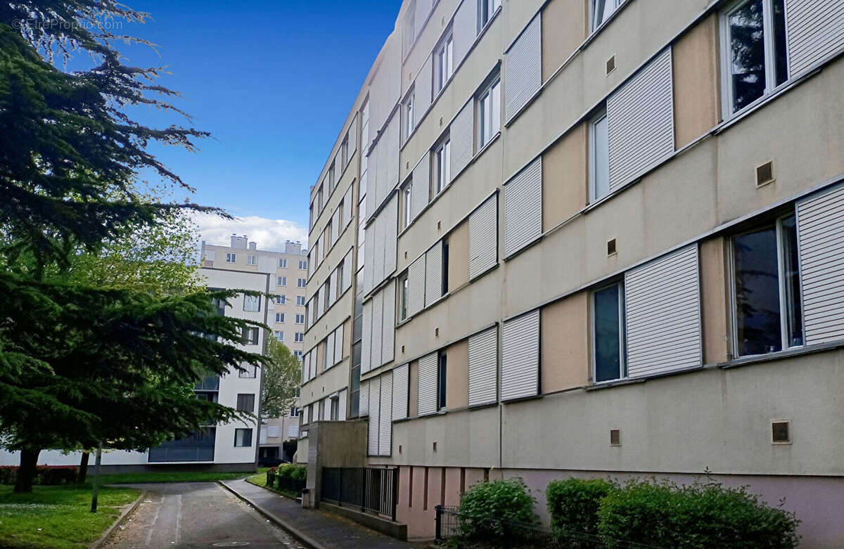 Appartement à ROSNY-SOUS-BOIS