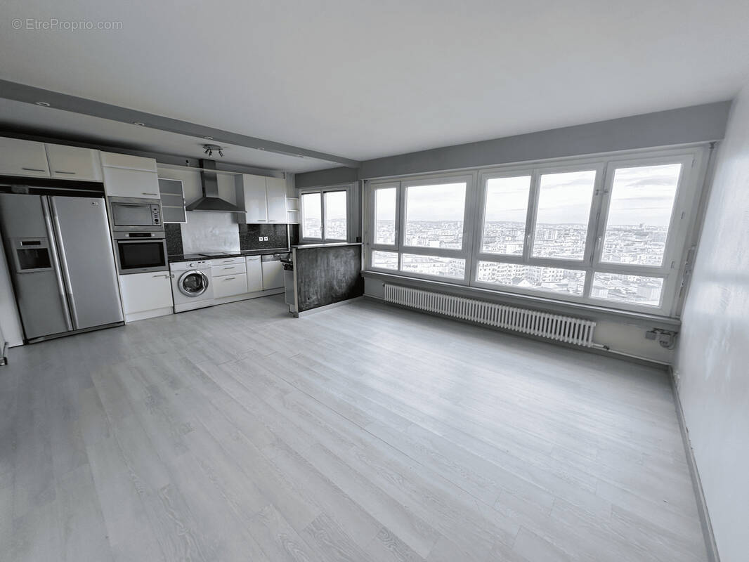 Appartement à COURBEVOIE