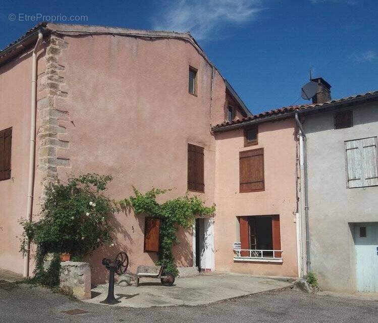 Maison à LIMBRASSAC