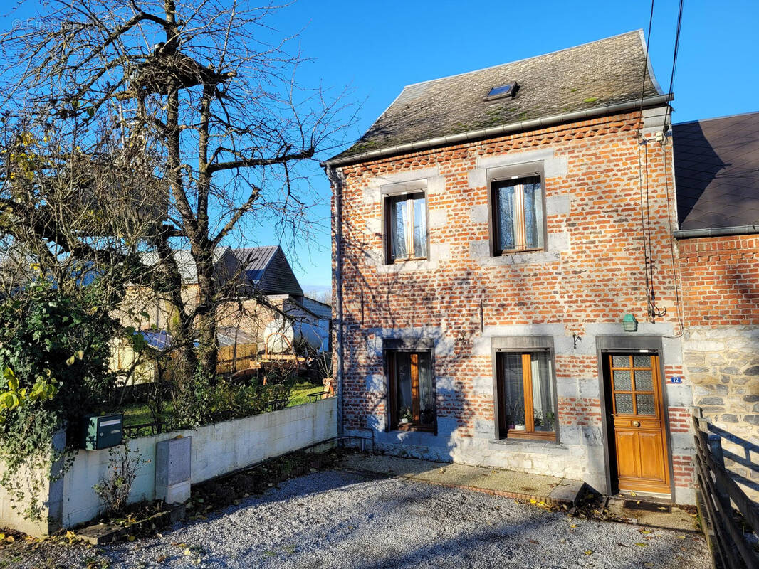 Maison à AVESNES-SUR-HELPE