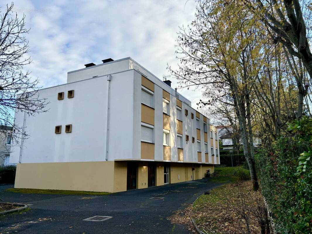 Appartement à CHAMALIERES