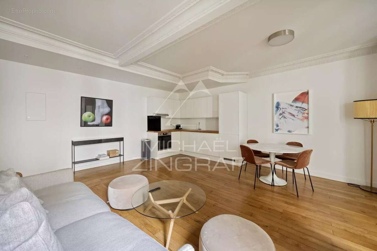 Appartement à PARIS-7E