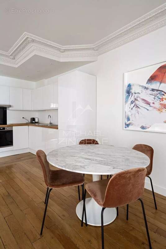 Appartement à PARIS-7E