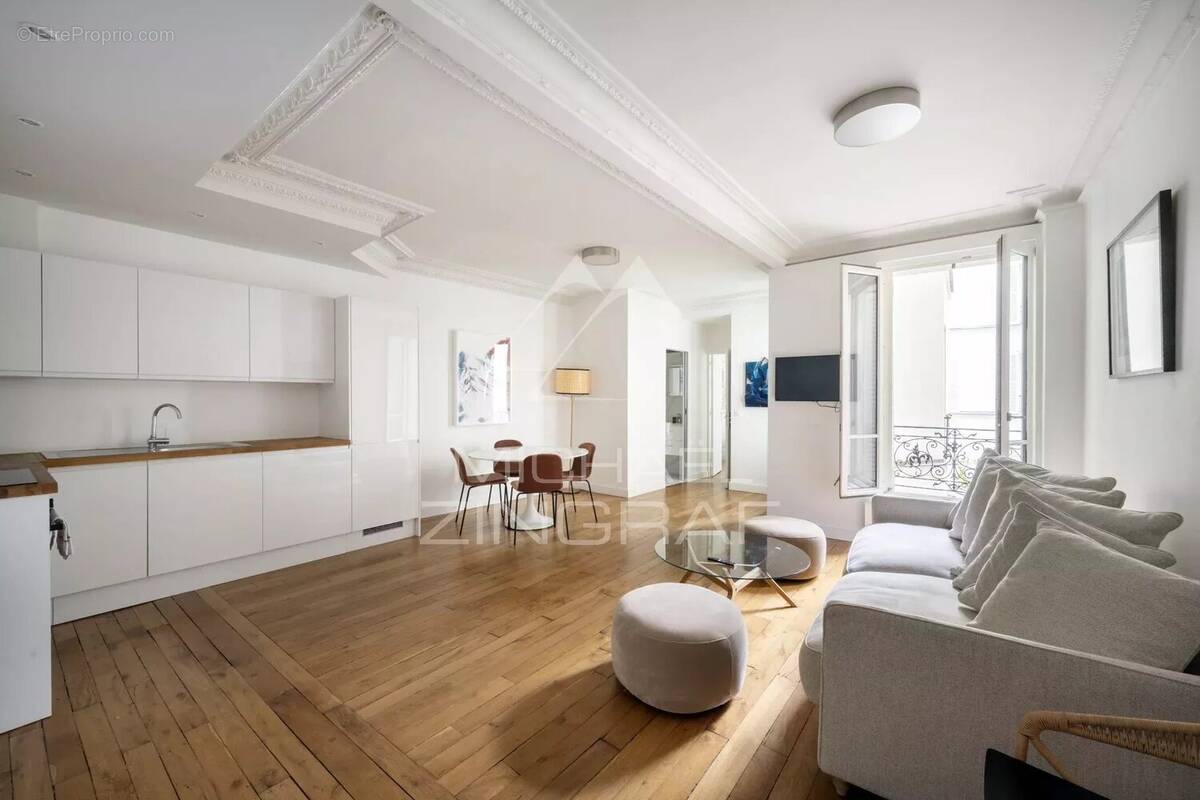 Appartement à PARIS-7E