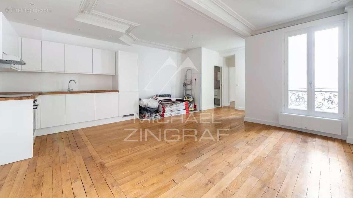 Appartement à PARIS-7E