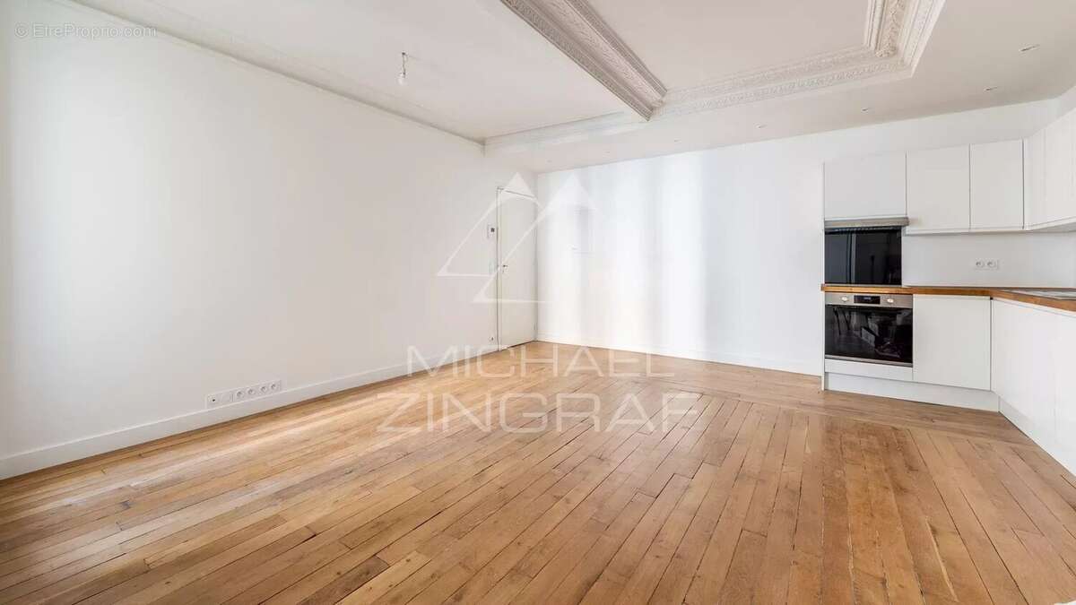 Appartement à PARIS-7E