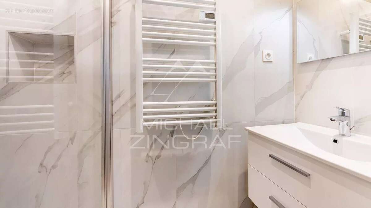 Appartement à PARIS-7E