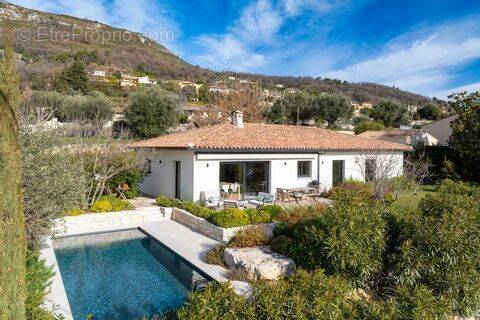 Maison à TOURRETTES-SUR-LOUP