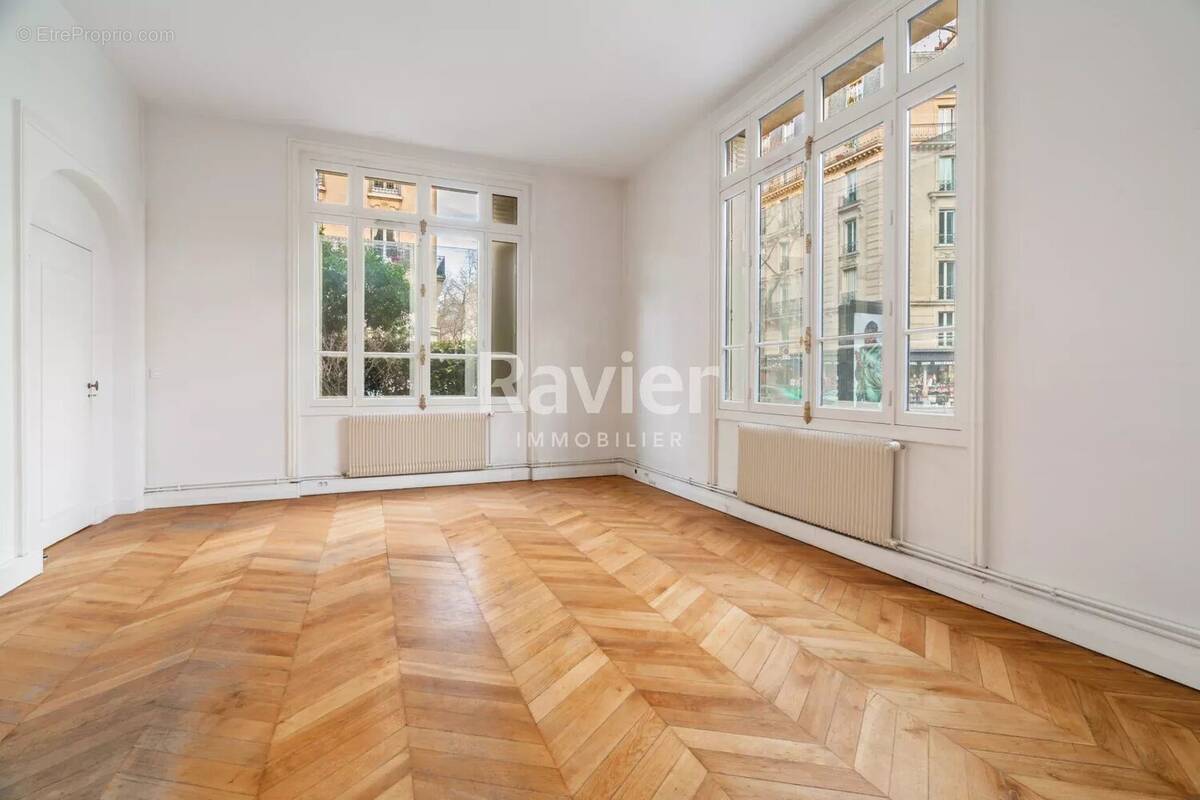 Appartement à PARIS-7E