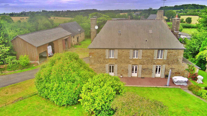 Maison à LOUVIGNE-DU-DESERT