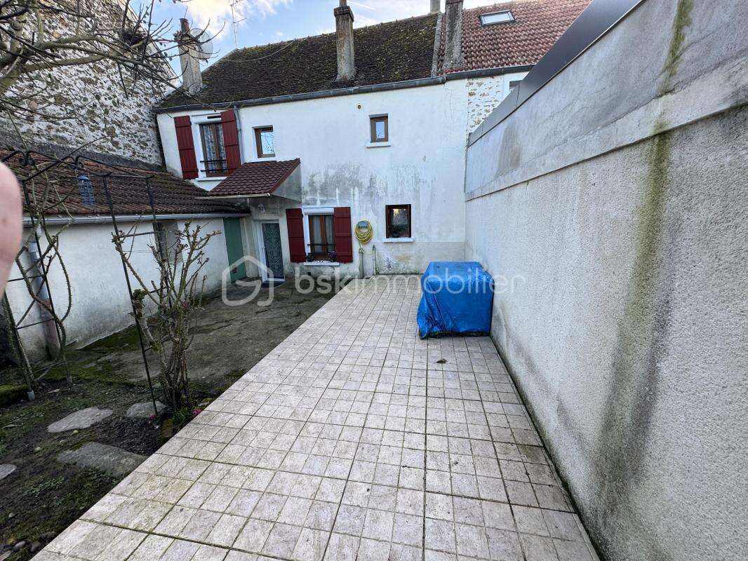 Maison à FONTENAY-TRESIGNY