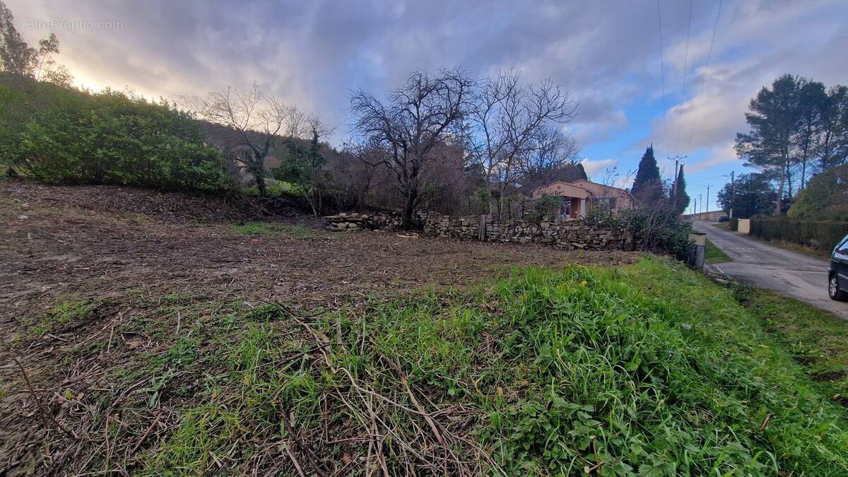 Terrain à ANTUGNAC