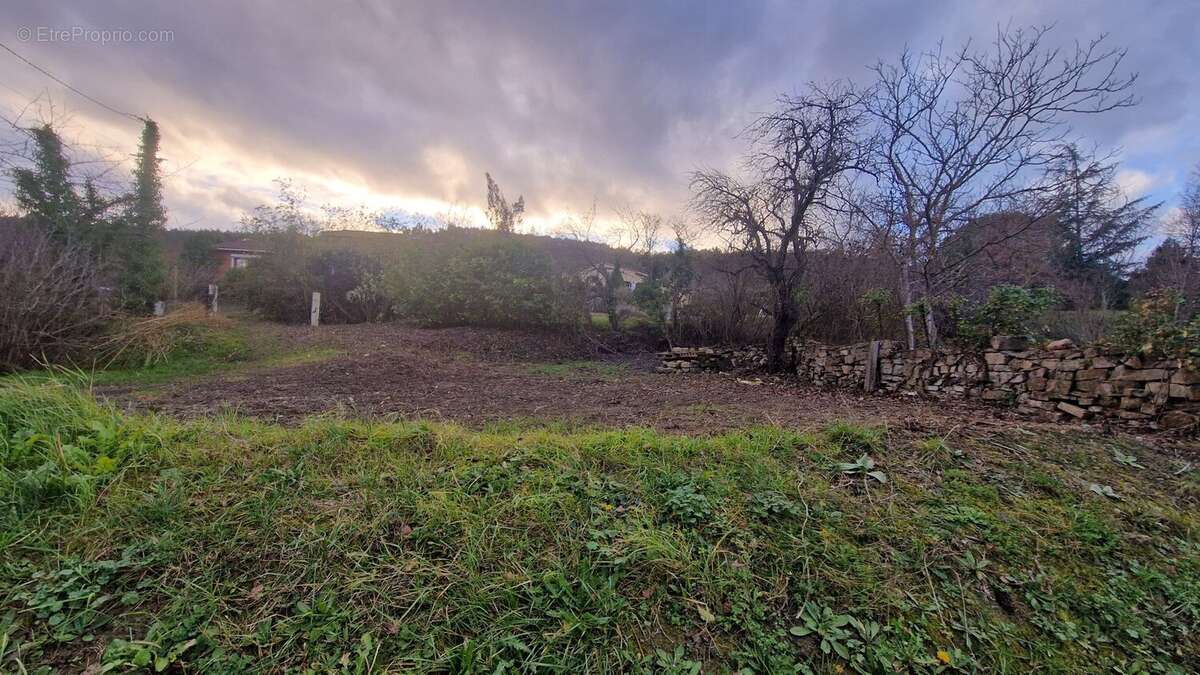 Terrain à ANTUGNAC