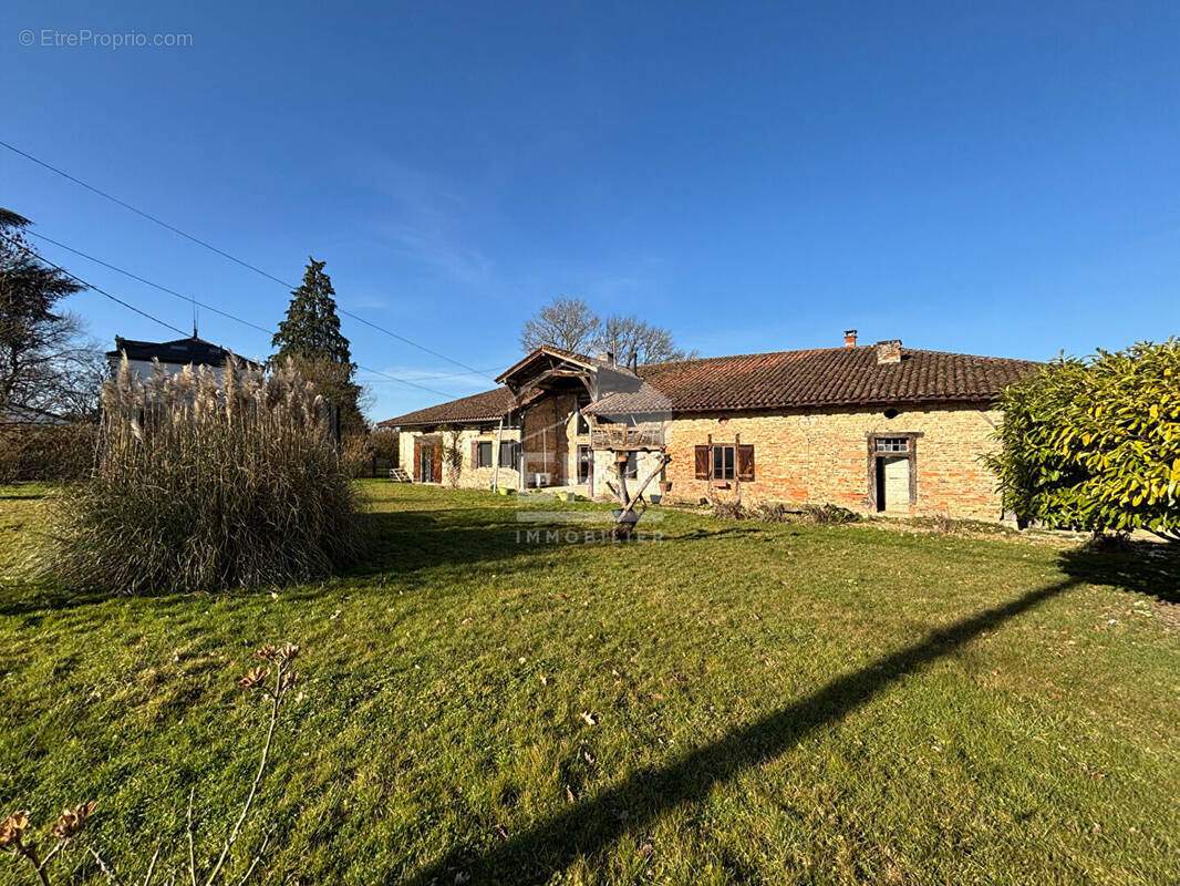 Maison à SAINT-ETIENNE-DU-BOIS