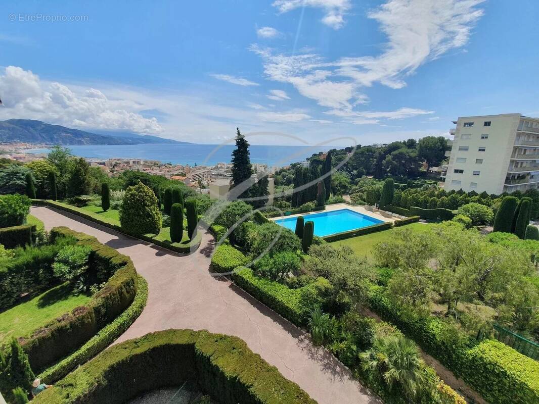 Appartement à ROQUEBRUNE-CAP-MARTIN