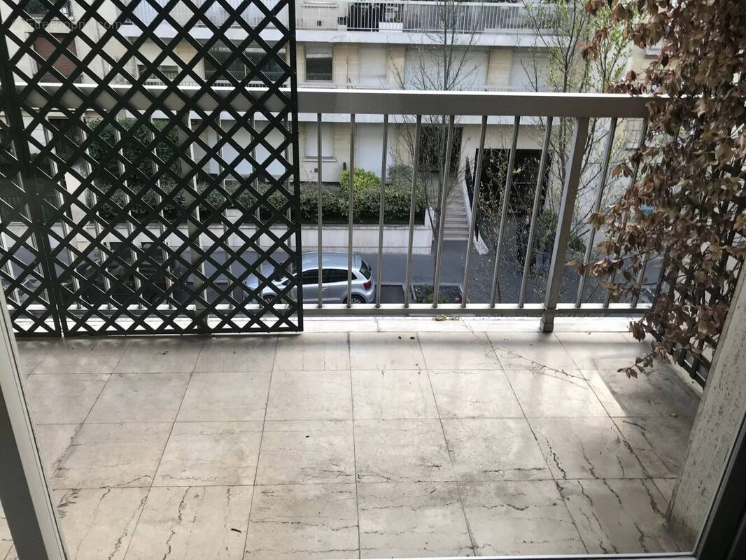 Appartement à NEUILLY-SUR-SEINE