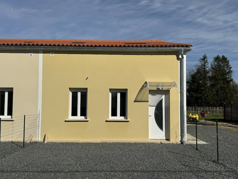 Maison à SAINT-AIGULIN