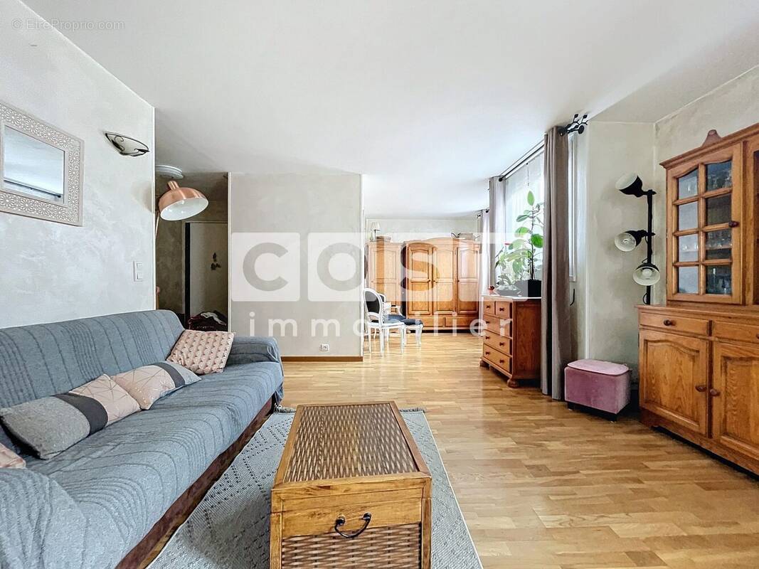 Appartement à GENNEVILLIERS