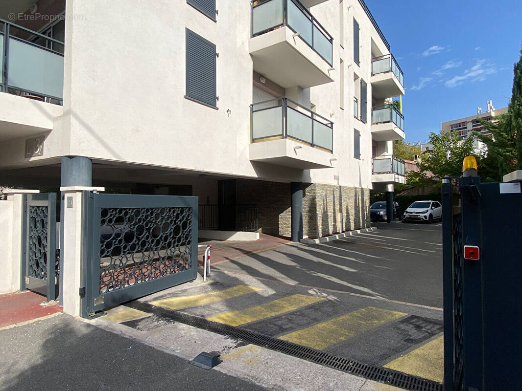 Parking à LA GARDE