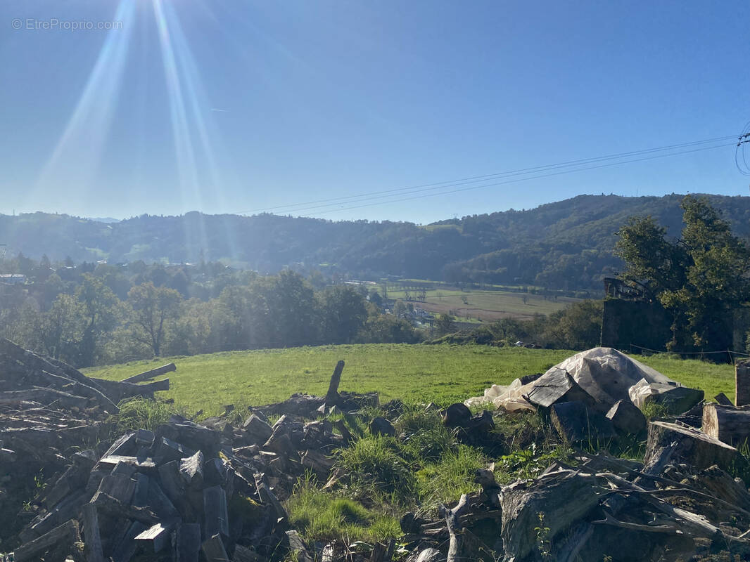 Terrain à LIVINHAC-LE-HAUT