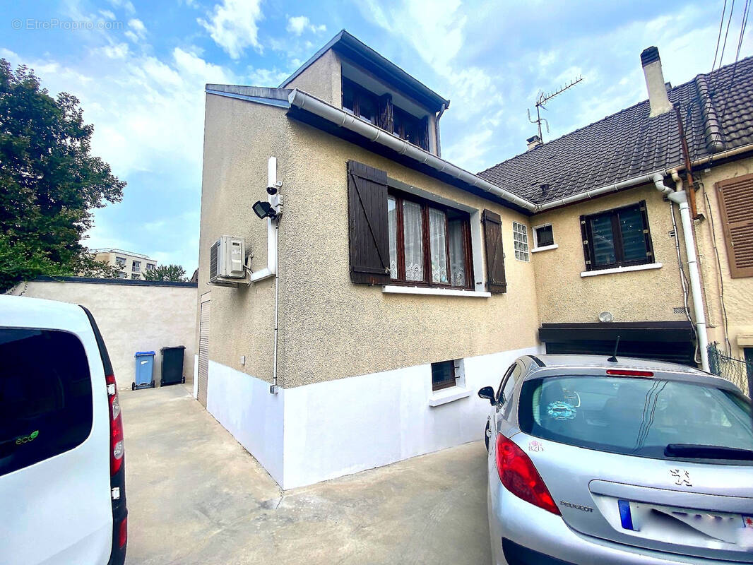 Maison à AULNAY-SOUS-BOIS