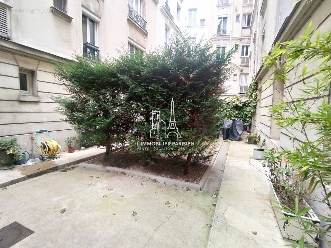 Appartement à PARIS-17E