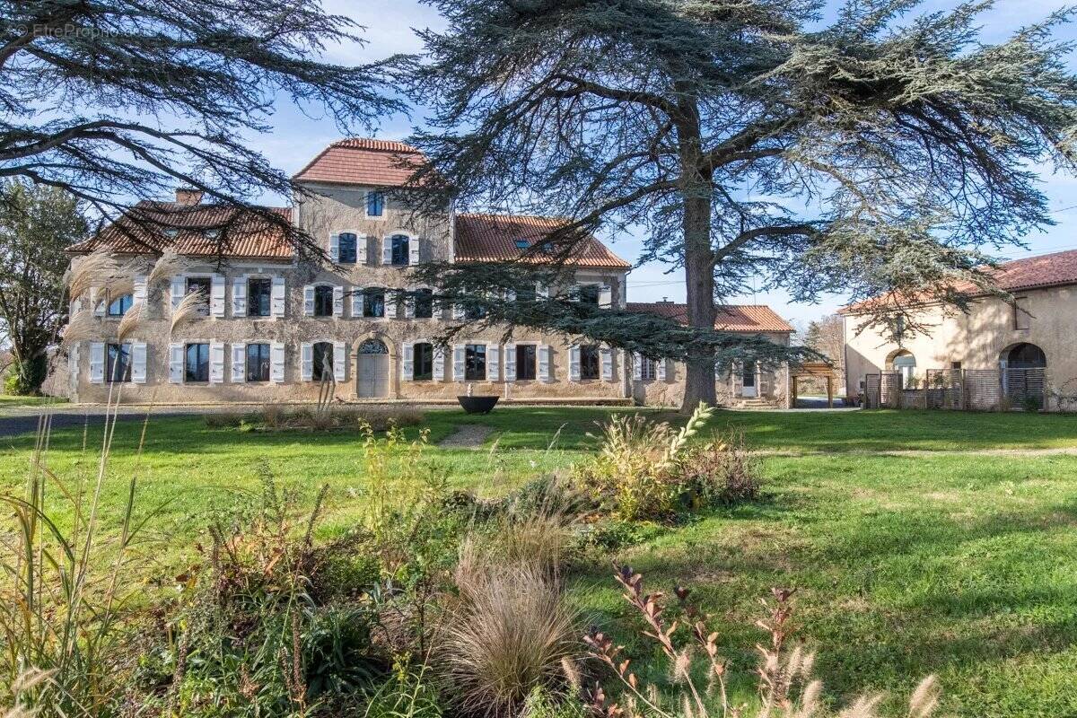 Maison à MAUMUSSON-LAGUIAN