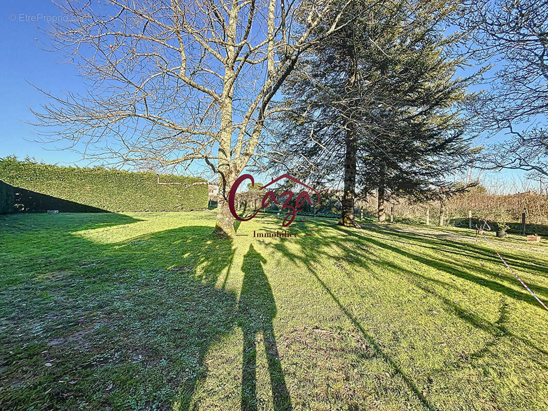 Terrain à FARGUES-SAINT-HILAIRE