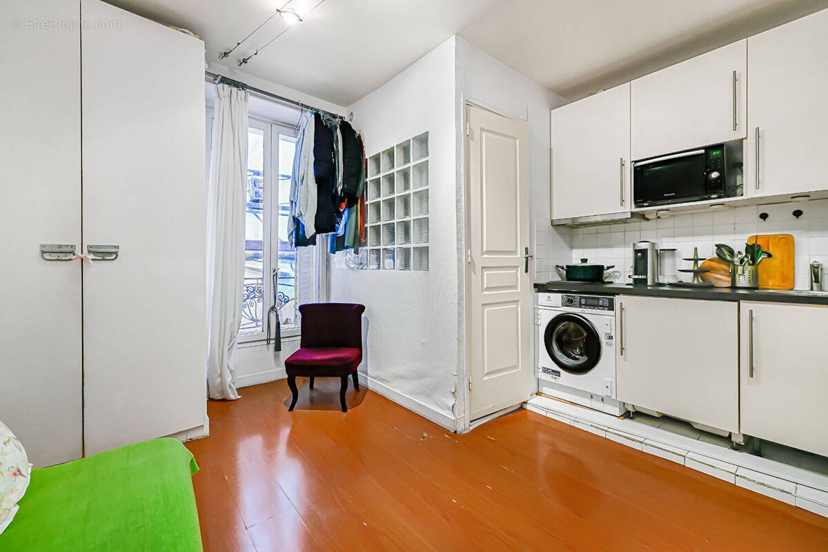 Appartement à PARIS-17E