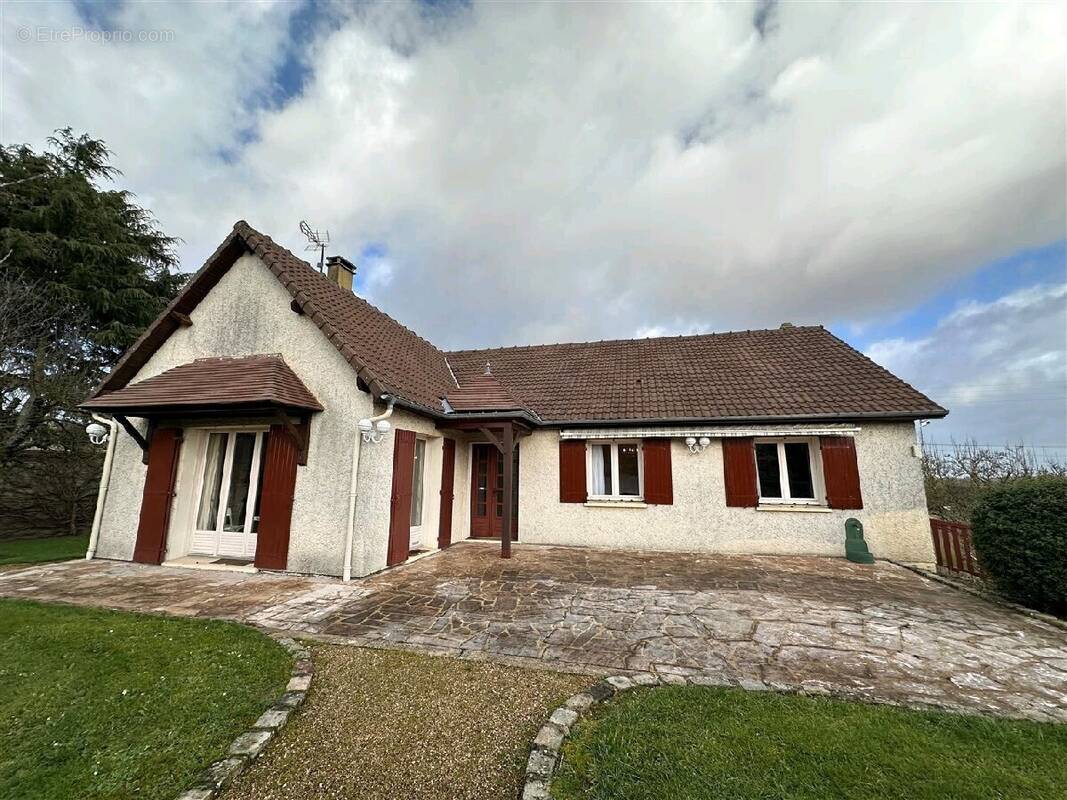 Maison à CHATEAUNEUF-EN-THYMERAIS