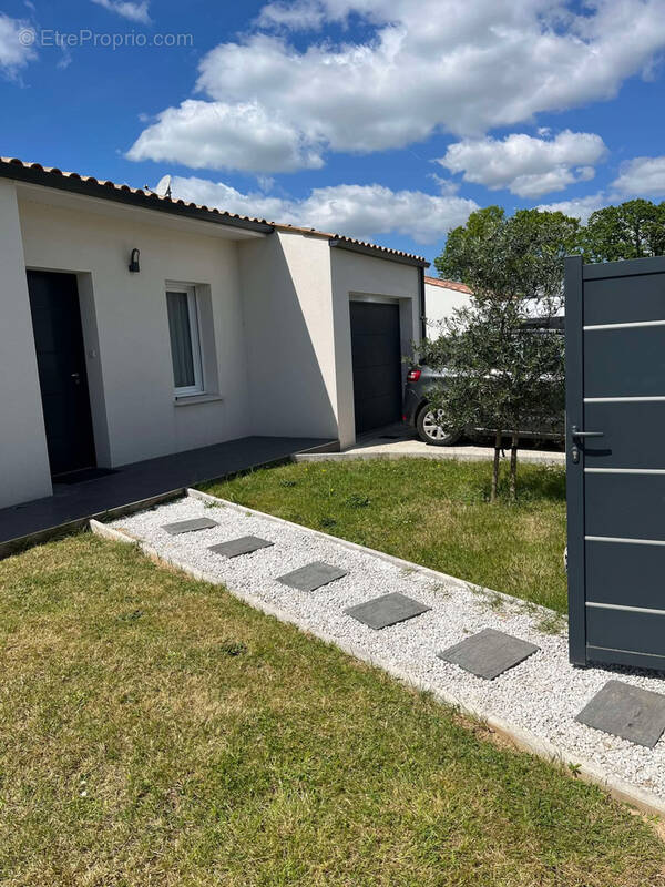 Maison à BUSSAC-SUR-CHARENTE